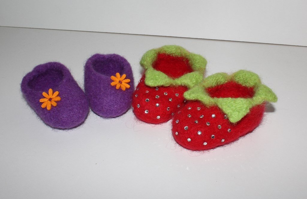 Stricken und Filzen - Hausschuhe Basics + Erdbeer-Schuhe, Gr. 18 - 43