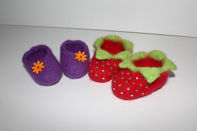 Hausschuhe Gr. 18 - 43, Erdbeere, Frosch, Maus, gestrickt und gefilzt #145