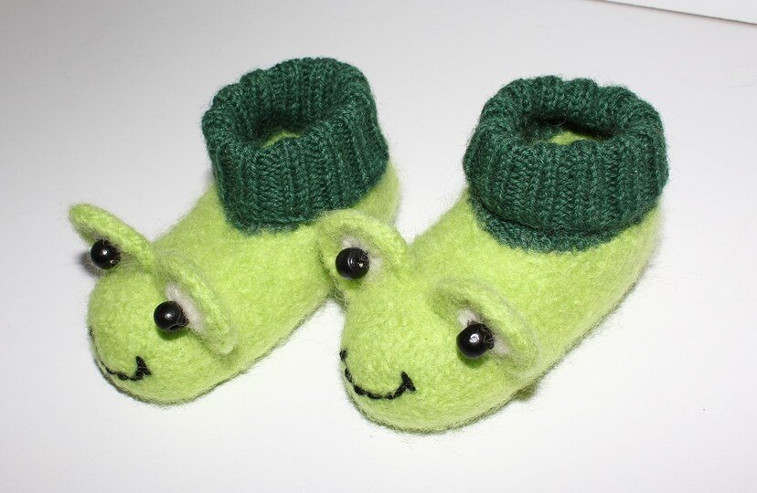 Hausschuhe Gr. 18 - 43, Erdbeere, Frosch, Maus, gestrickt und gefilzt #145