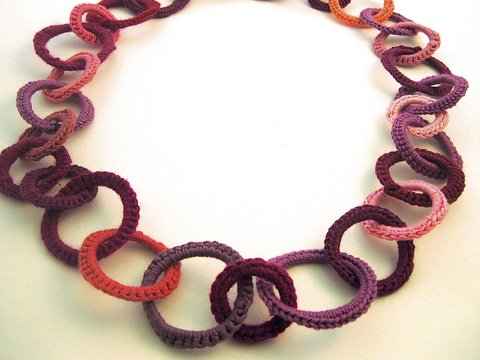 Halskette, umhäkelt, Upcycling