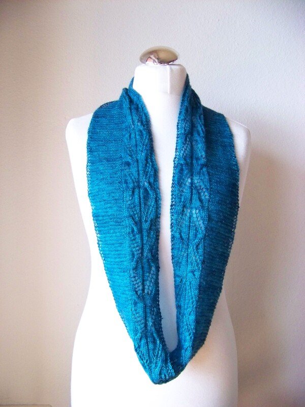 Knitting pattern Loop "Temptation"