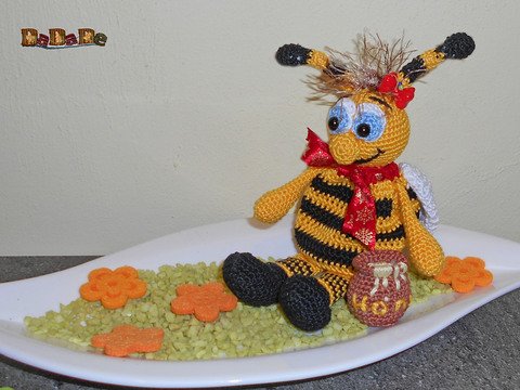 Geschenke-Tasche oder Dekoration, Biene - gehäkelt von Dadade