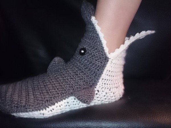 Crochet pattern Shark socks (adult size)
