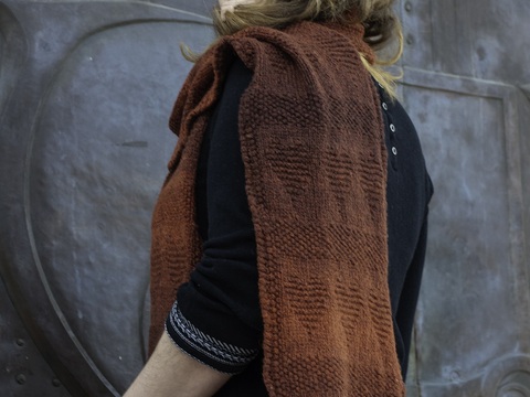 Gestrickter Schal mit Herzen "Bisou"