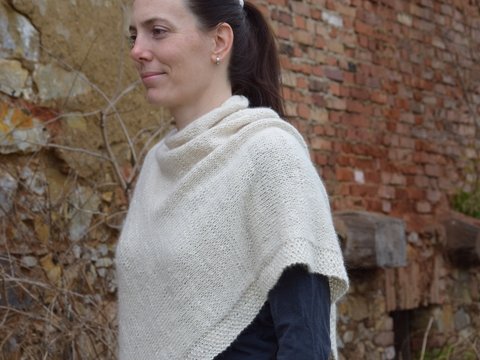 Treuer Begleiter leichter Poncho aus reiner Alpaka-Wolle