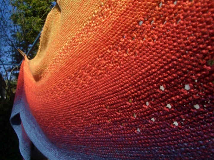 Rainbow - langes schmales halbmondförmiges / sichelförmiges Tuch - Strickanleitung