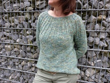 Melierter Pullover mit Rundpasse, E-Book Gr. S/M/L/XL