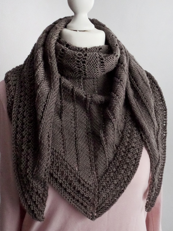 Strickanleitung Dreiecktuch Luma mit Lochmuster Streifen Tuch - Bild 5