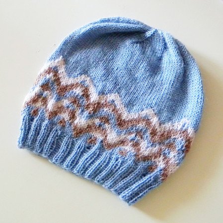 Hat Knitting Pattern in stranded colorwork "Montagna"