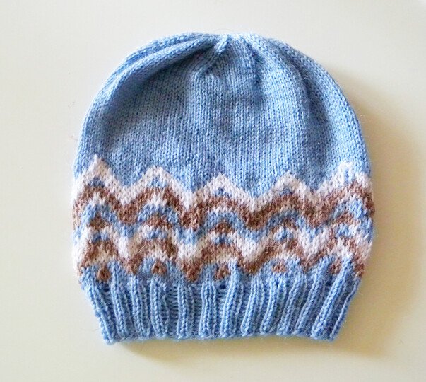 Hat Knitting Pattern in stranded colorwork "Montagna"