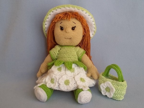 Clothes for Greta daisies, crochet pattern