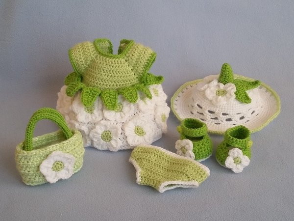 Clothes for Greta daisies, crochet pattern