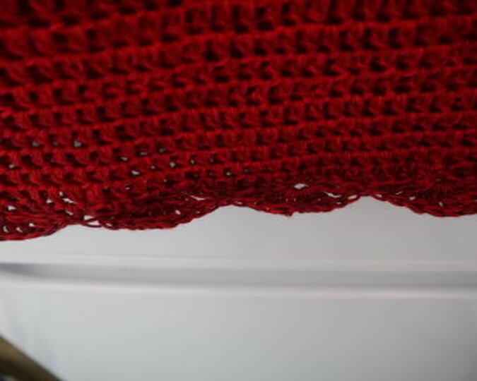 Sandaun Women's Crochet Pullover Pattern