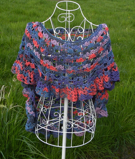 Poncho SPIRELLI aus Woolly Hugs BANDY gehäkelt