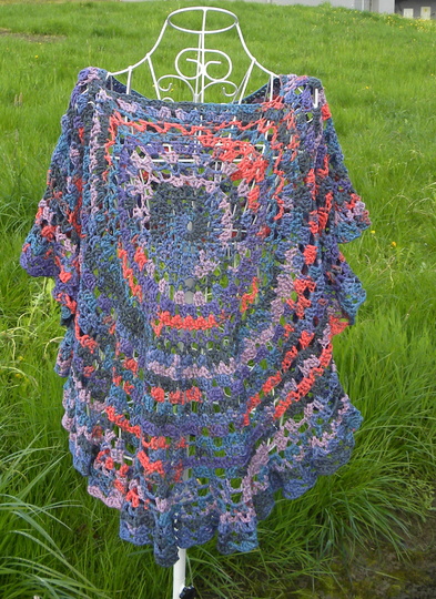 Poncho SPIRELLI aus Woolly Hugs BANDY gehäkelt