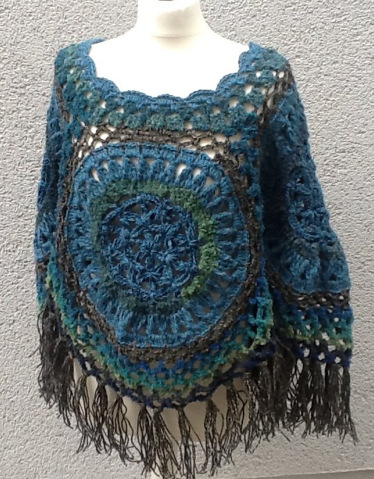Poncho mit der  „Blume des Lebens“ - Bild 5