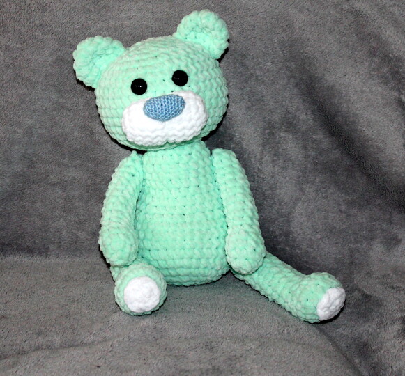 Teddy häkeln – kuschelweicher Bär aus Chenille (deutsche Anleitung)