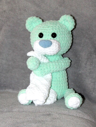 Teddy häkeln – kuschelweicher Bär aus Chenille (deutsche Anleitung)