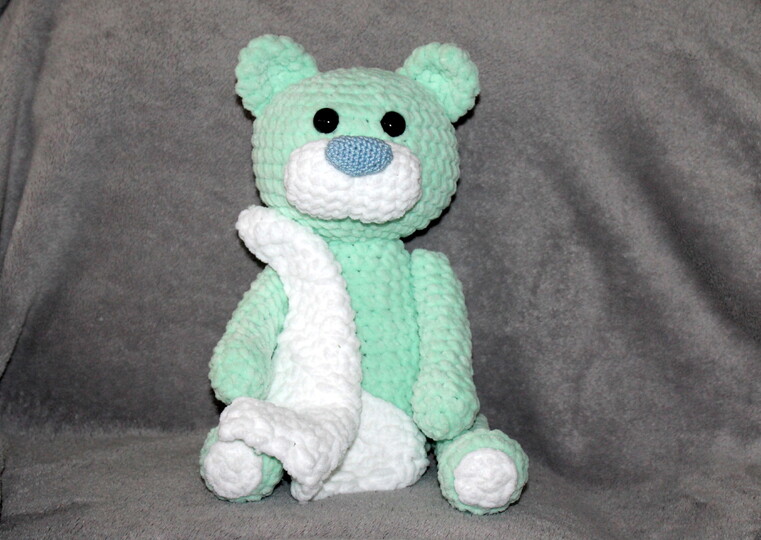 Teddy häkeln – kuschelweicher Bär aus Chenille (deutsche Anleitung)