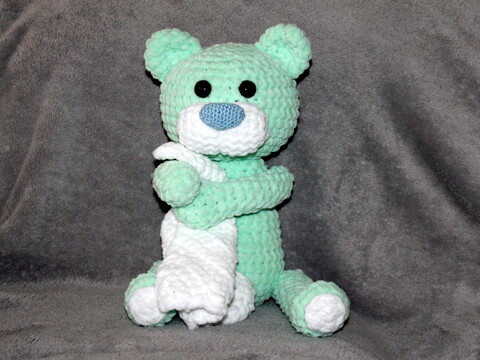 Teddy häkeln – kuschelweicher Bär aus Chenille (deutsche Anleitung)