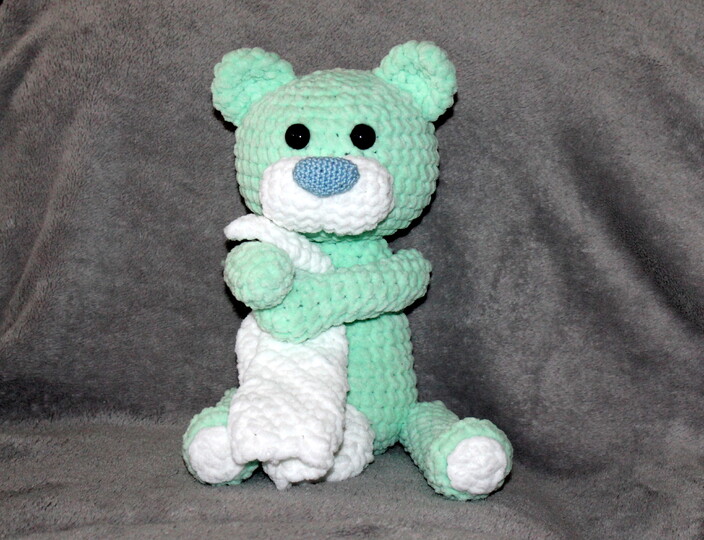 Teddy häkeln – kuschelweicher Bär aus Chenille (deutsche Anleitung)