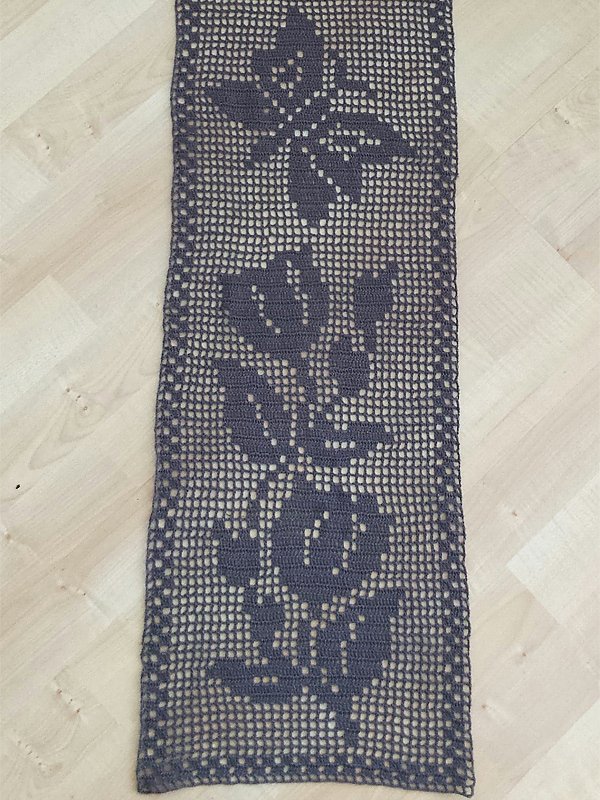 Filet Häkelanleitung Tischläufer Frühling