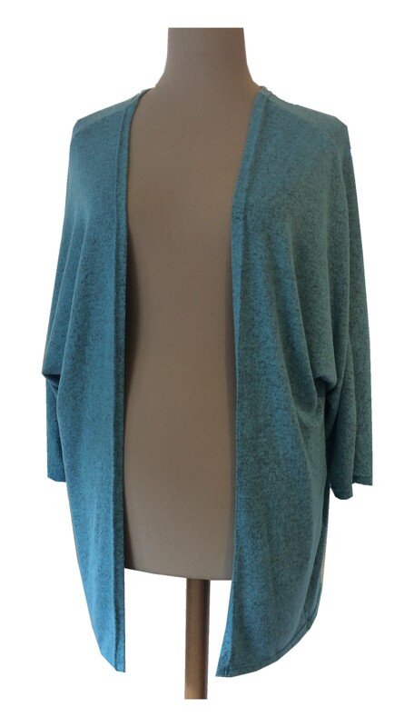 Türkise offene Damenjacke mit 3/4-Ärmeln auf Schneiderpuppe