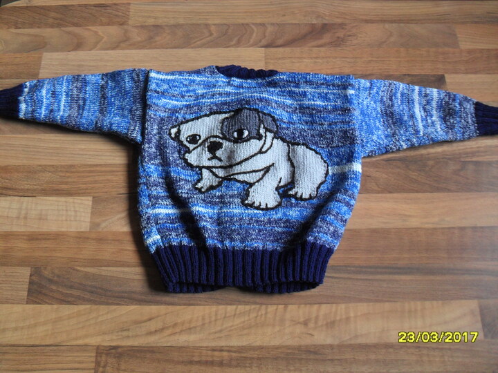 Kinderstrickjacke in Größe 80 - 86 mit Hundemotiv