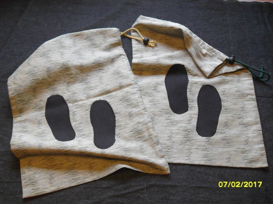 Stoffbeutel für meine Schuhe, als Schutz für meine Kleidung im Gepäck.