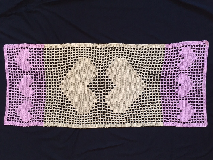 Häkelanleitung Tischläufer mit Herz