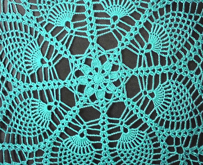 Miracle Flower Shawl - crochet with 1 Woolly Hugs BOBBEL - Veronika Hug