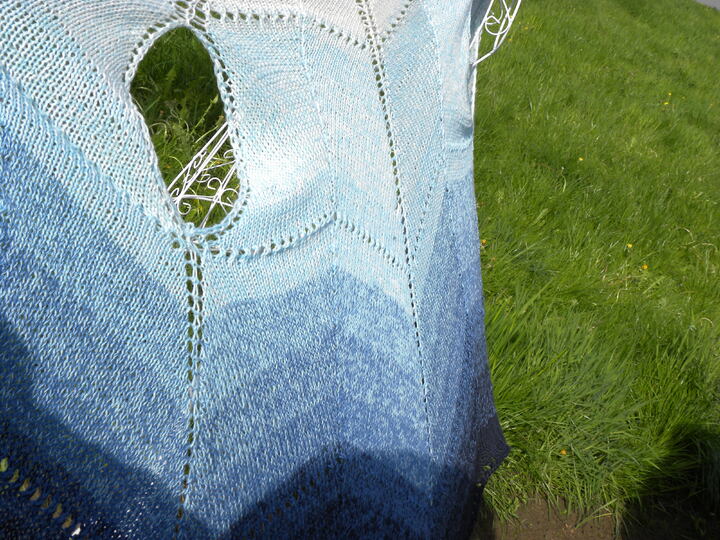 Tuchweste Orkan mit 1 Woolly Hugs Bobbel-Cotton stricken