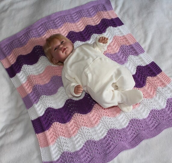 Strickanleitung Babydecke, Plaid, Wellenmuster, Größe ca. 60 x 70 cm, für Anfänger geeignet