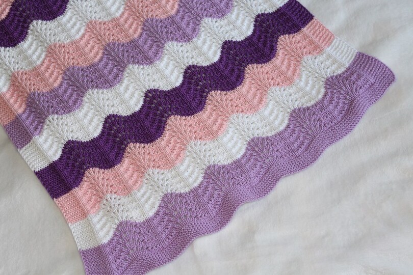Strickanleitung Babydecke, Plaid, Wellenmuster, Größe ca. 60 x 70 cm, für Anfänger geeignet