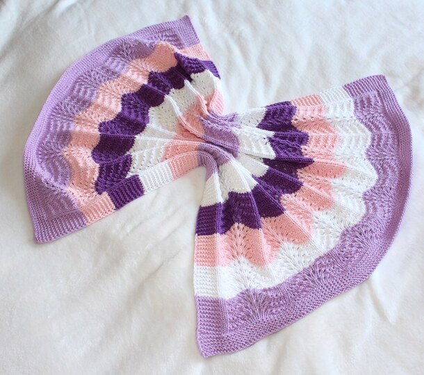 Strickanleitung Babydecke, Plaid, Wellenmuster, Größe ca. 60 x 70 cm, für Anfänger geeignet