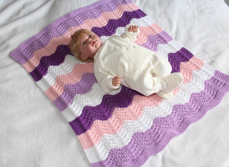 Strickanleitung Babydecke, Plaid, Wellenmuster, Größe ca. 60 x 70 cm, für Anfänger geeignet