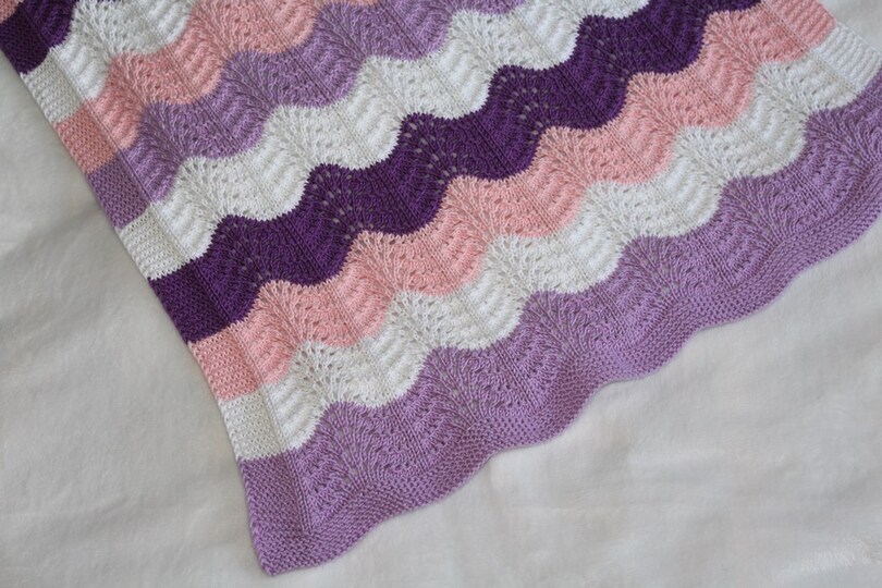 Strickanleitung Babydecke, Plaid, Wellenmuster, Größe ca. 60 x 70 cm, für Anfänger geeignet