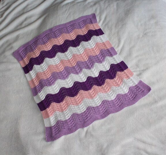 Strickanleitung Babydecke, Plaid, Wellenmuster, Größe ca. 60 x 70 cm, für Anfänger geeignet