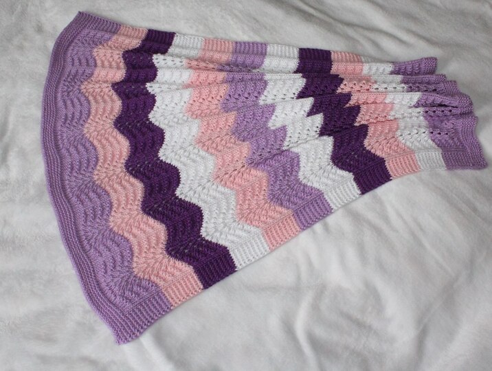 Strickanleitung Babydecke, Plaid, Wellenmuster, Größe ca. 60 x 70 cm, für Anfänger geeignet