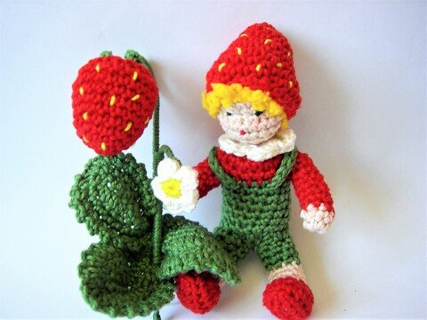 Häkelanleitung Blumenkind Erdbeere