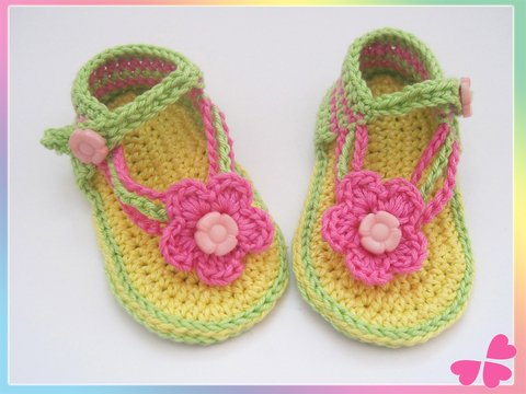 Häkelanleitung: Baby Sandalen mit Blume (0 bis 1 Jahr)