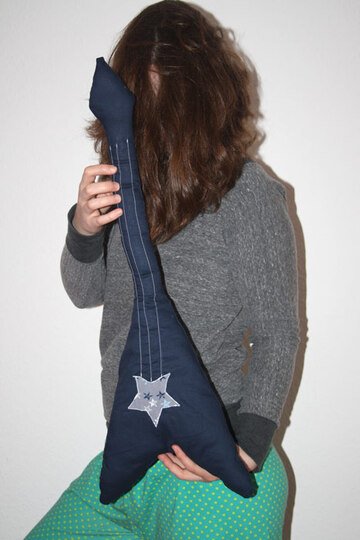 Nähgitarre ~ Gitarre nähen ~ Schnittmuster und Nähanleitung