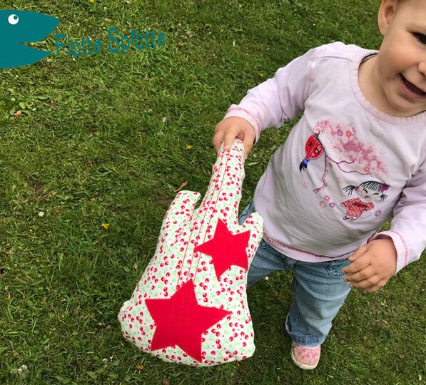 Nähgitarre ~ Gitarre nähen ~ Schnittmuster und Nähanleitung