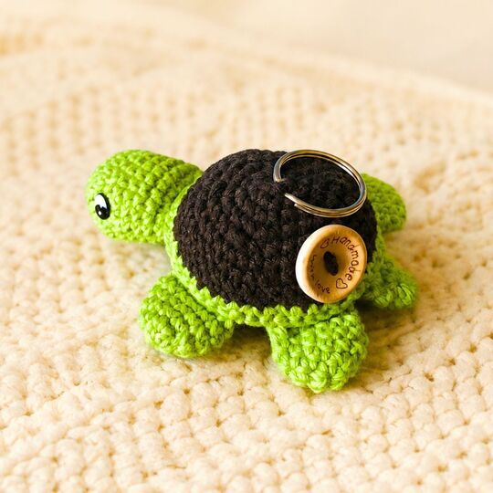 Crochet pattern turtle keychain amigurumi