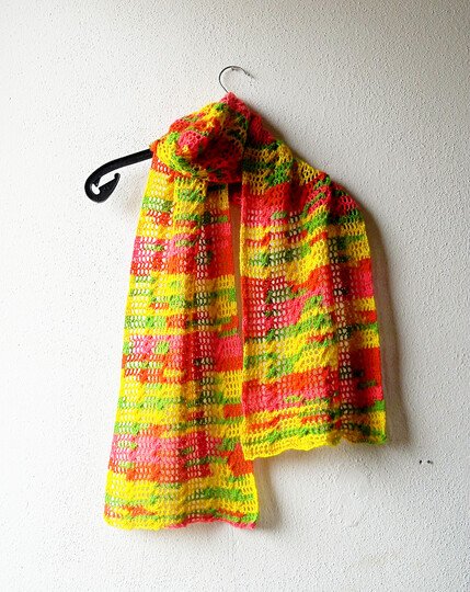 Häkelanleitung für Zopfmusterschal aus Sockenwolle "Fluorescence"