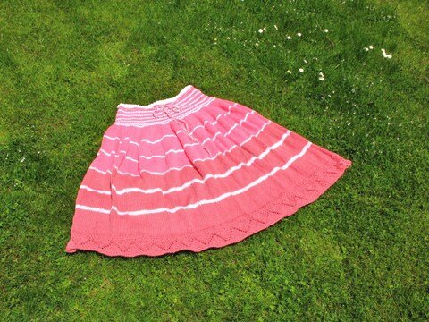 Strickanleitung für romantischen Sommer-Rock