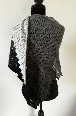 Crochet pattern: shawl Nightshadow