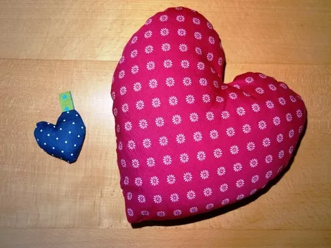 Herz Anhänger + Kissen ITH Freebie