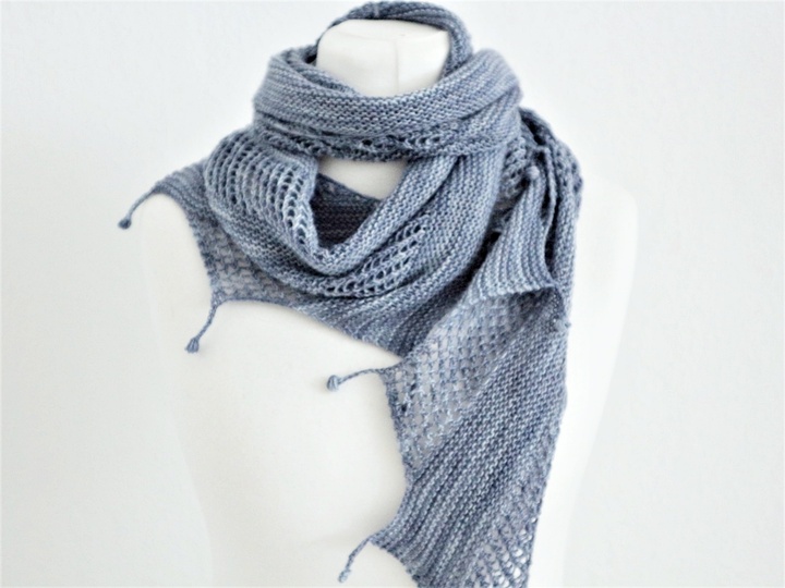 Strickanleitung Tuch Drachenschwanz - einfaches Tuch mit Lochmuster