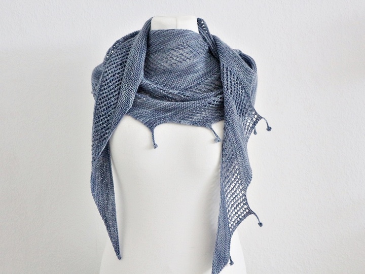 Strickanleitung Tuch Drachenschwanz - einfaches Tuch mit Lochmuster